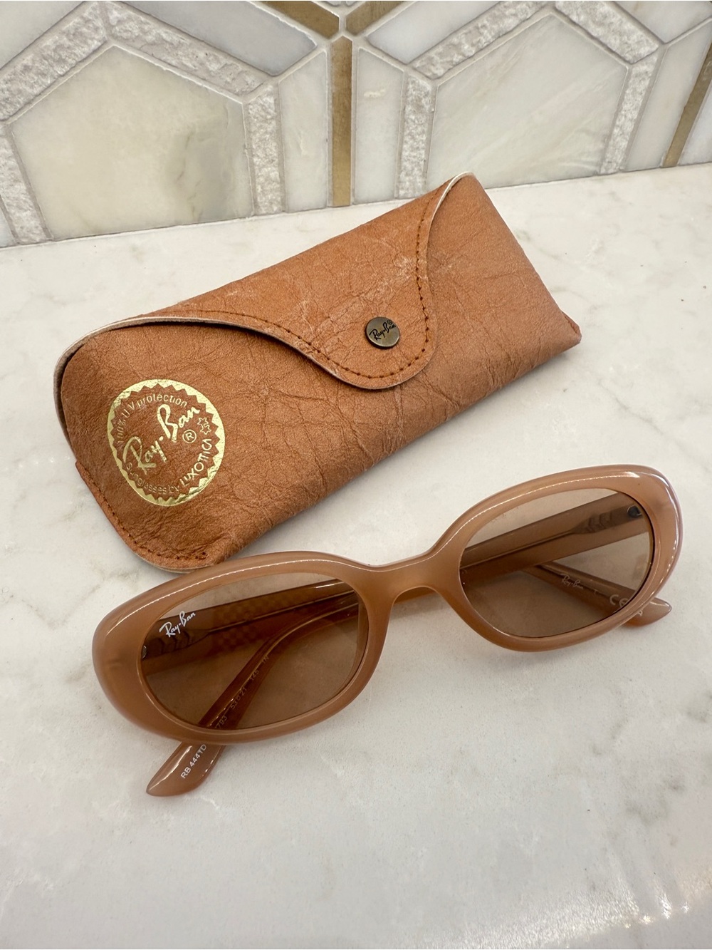 EUC RAY-BAN RB 4441D OPAL BEIGE CAT EYE SUNGLASSES - Picture 2 of 6